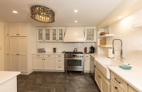 Historic District House | The River House: On Main Street, Pet-Friendly, Walk to Gondola, TWO Hot Tubs