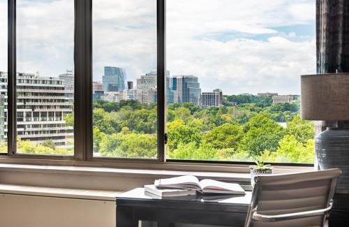 Foggy Bottom Hotel | The River Inn