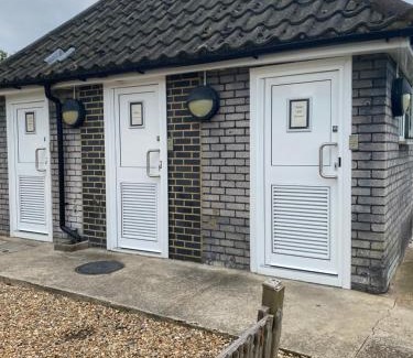 Runnymede Boat Rental | The River Thames - Surrey Boat