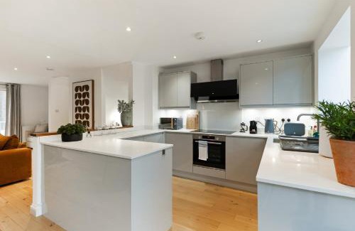 St. Mary's Park Apartment | The Riverbank Hideaway