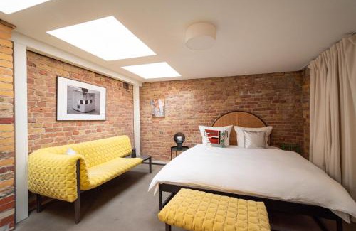 Friedrichshain-Kreuzberg House | THE RMS - Piano Remise Kreuzberg