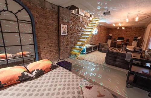 Friedrichshain-Kreuzberg House | THE RMS - Piano Remise Kreuzberg