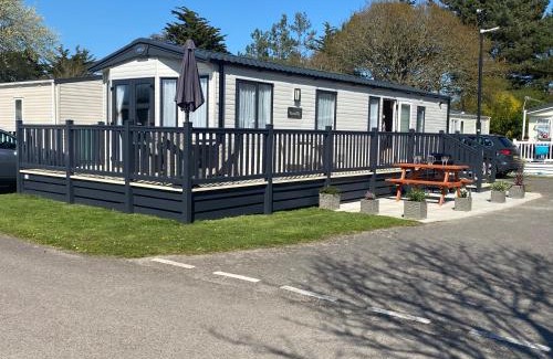 New Forest District Resort | The Roecliffe, Holiday mid-lodge, Shorefield Country Park