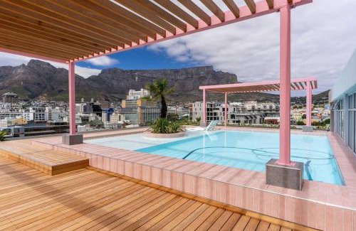 Bo'Kaap Apartment | The Rose 707: Top Floor Modern City Apartment