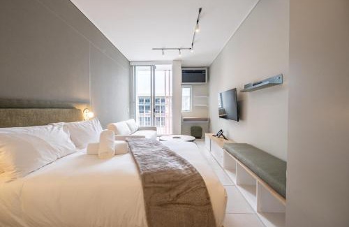 Bo'Kaap Apartment | The Rose 707: Top Floor Modern City Apartment