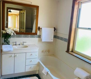 Dunedoo House | The Rose Cottage Boutique BNB