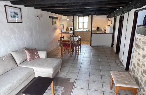 Saint-Dizier-Leyrenne House | The Roseau Gite