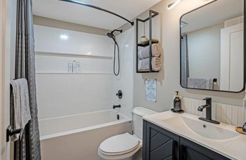 Kelowna Central Business District Apartment | The Rosemead Suite