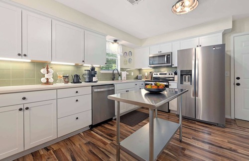 Downtown House | The Rover - Market District - 1m to DT Bentonville