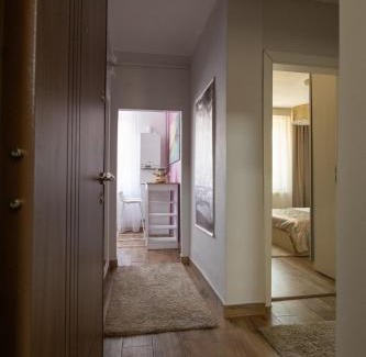 Hunedoara Apartment | The Royal House