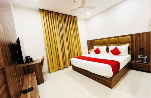 Gomti Nagar Hotel | The Royal Legacy
