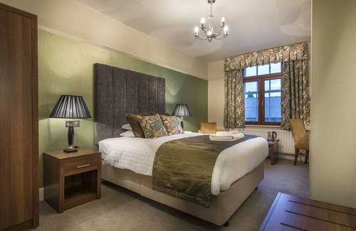 Kingswood Hotel | The Royal Oak Hotel, Welshpool, Mid Wales