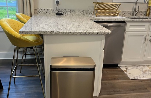 Ranlo House | The Royal Suites.Family Friendly-Close to CLT Airport. Beautiful and peaceful.