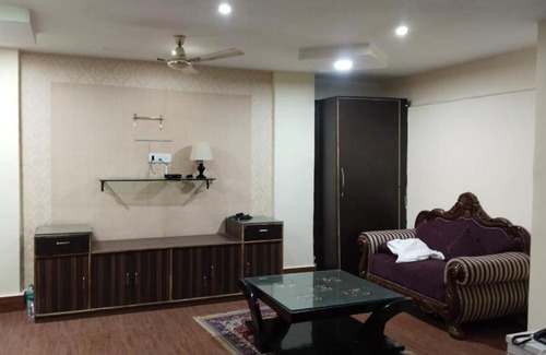 Bhubaneshwar Hotel | The Royal Suites