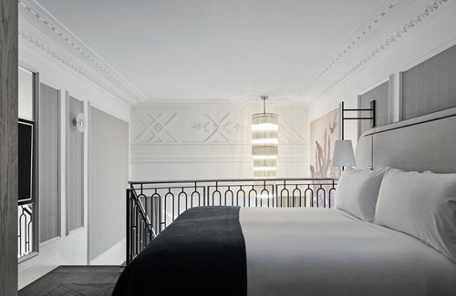 Melbourne Hotel | The Royce