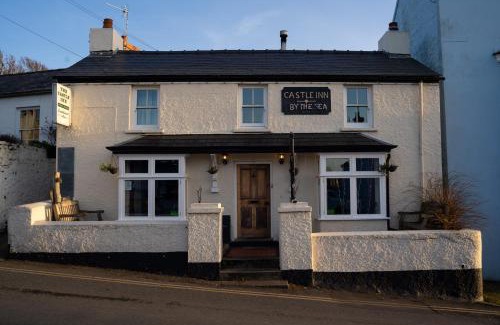 Manorbier Apartment | The Rum Shack Manorbier Castle Inn