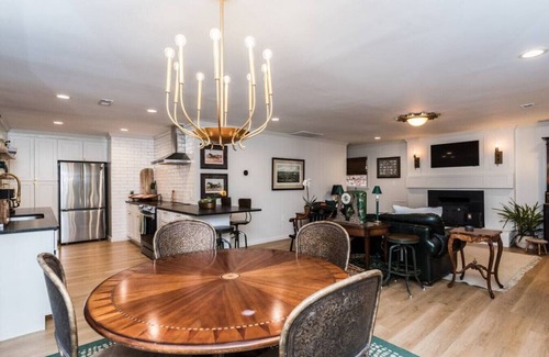 West Jefferson House | The Rustic-10 mins to West Jefferson