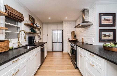 West Jefferson House | The Rustic-10 mins to West Jefferson