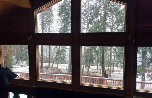 Central Kootenay House | The Rustic Retreat House on Kootenay Lake