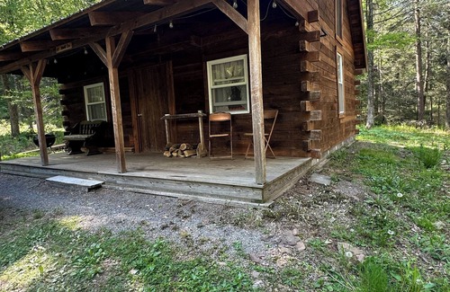 Hillsgrove Cabin | The Rustic Woodzie! Hunters Dream!