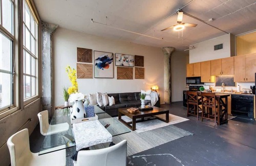 West Main Historic District Apartment | The Rye (Downtown Louisville)