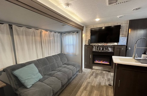 Bayshore Gardens House | The Salty Camper FL- Relax in paradise