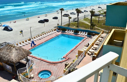 Daytona Beach Condo | The Salty Fountain