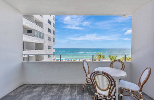 Galt Mile Apartment | The Sandbar Nook