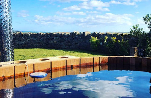 Chathill Cabin | The Sandpiper - sleeps 4 guests in 2 bedrooms