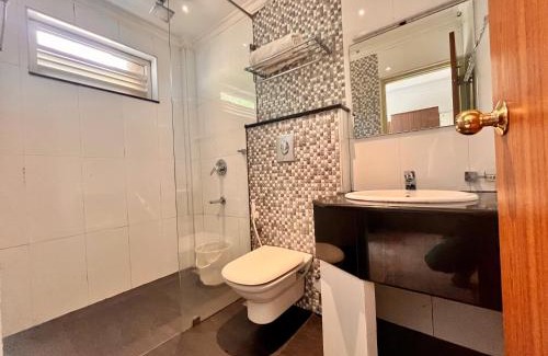 Jashpurnagar Hotel | The Sapphire Resort 1,2,3 bedrooms villas available in omaxe vrindavan - A Four Star Luxury Resort
