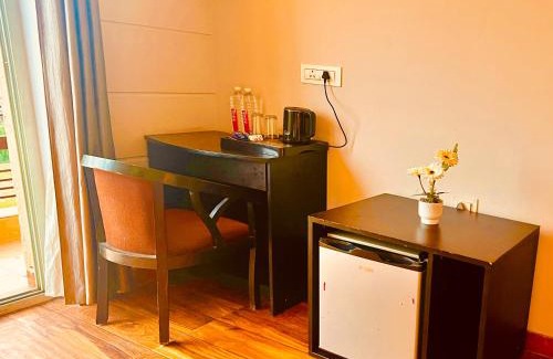 Jashpurnagar Hotel | The Sapphire Resort 1,2,3 bedrooms villas available in omaxe vrindavan - A Four Star Luxury Resort