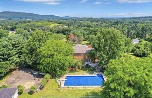 Poughkeepsie Villa | The Scenic Mansion With Breathtaking View