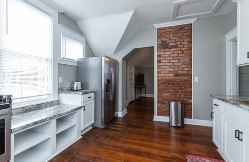 Richmond Apartment | The Scholars Apartment is a freshly renovated 2bedroom 1bath downtown Richmond apartment