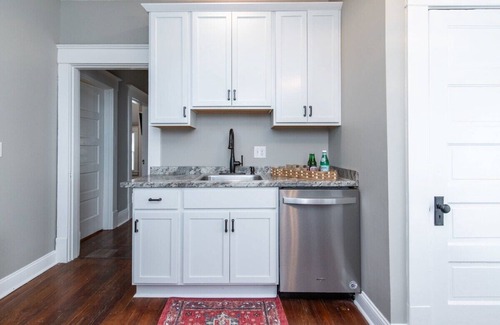 Richmond Apartment | The Scholars Apartment is a freshly renovated 2bedroom 1bath downtown Richmond apartment