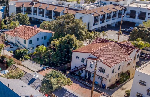 East Beach House | The Sea Captain's Loft - West Beach Charm