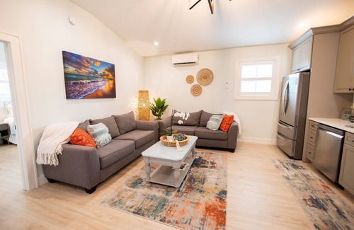 White Street Gallery District House | The Sea Glass Cottage in Historic Key West