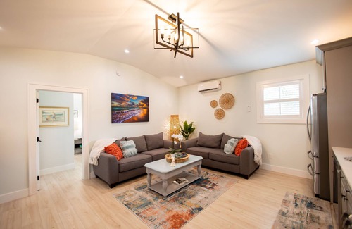 White Street Gallery District House | The Sea Glass Cottage in Historic Key West