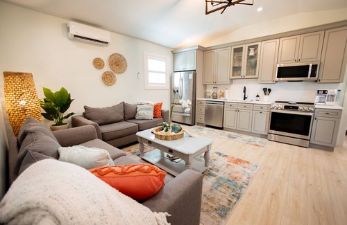 White Street Gallery District House | The Sea Glass Cottage in Historic Key West