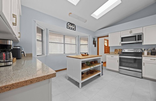 Gainesville House | The Secluded Sanctuary Zen Nature Retreat w/Salt Pool, Office & Lanai