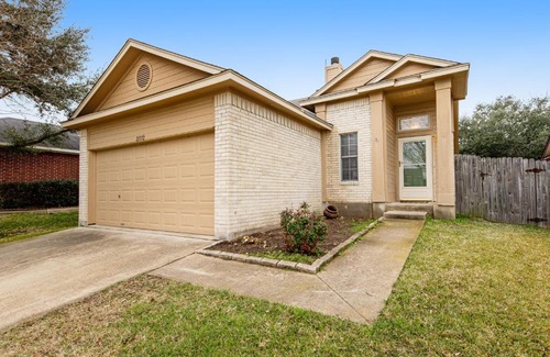 Pflugerville House | The Secretariat