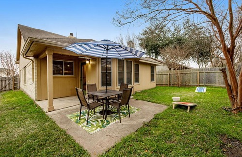 Pflugerville House | The Secretariat