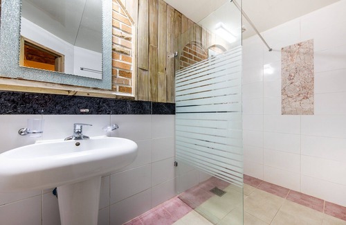 Eumseong Hotel | The Seven Dwarfs in the Eumseong Forest