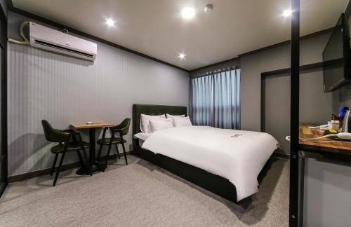 Jinhae Hotel | The Sharp Hotel