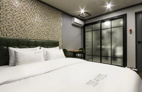 Jinhae Hotel | The Sharp Hotel