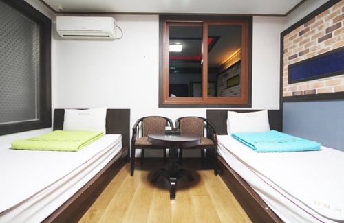 Pinari-gol Hotel | The Sharp Motel