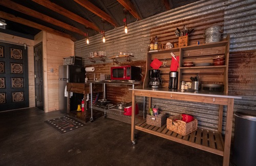 Hermann Apartment | The Shed for Couples Only!-Hermann