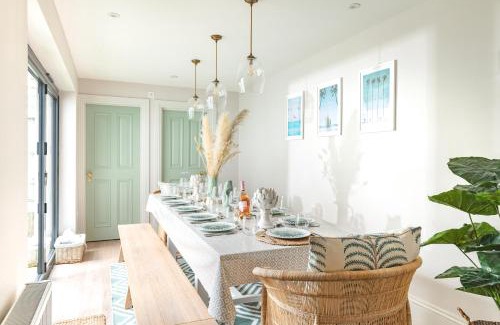 Bournemouth City Centre House | The Shell House (Sleeps 12 - 5 mins to Beach)