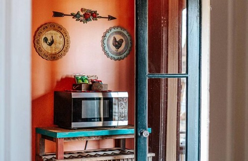Staunton Apartment | The Shenandoah Suite: Walk Downtown!