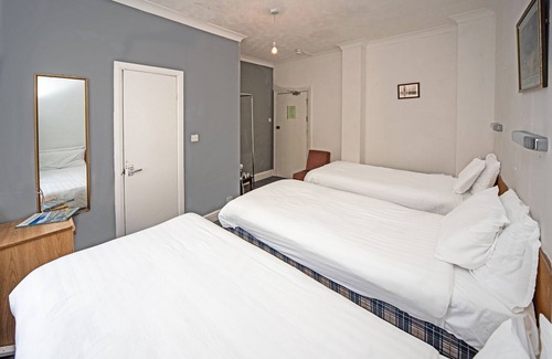 Torquay City Centre Hotel | The Sherwood Palm Hotel, Torquay Beach