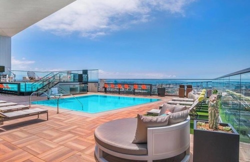 East Village Apartment | The Shift: Cozy 1-BR Apt in Charming Downtown, San Diego with AC & Fitness Room!